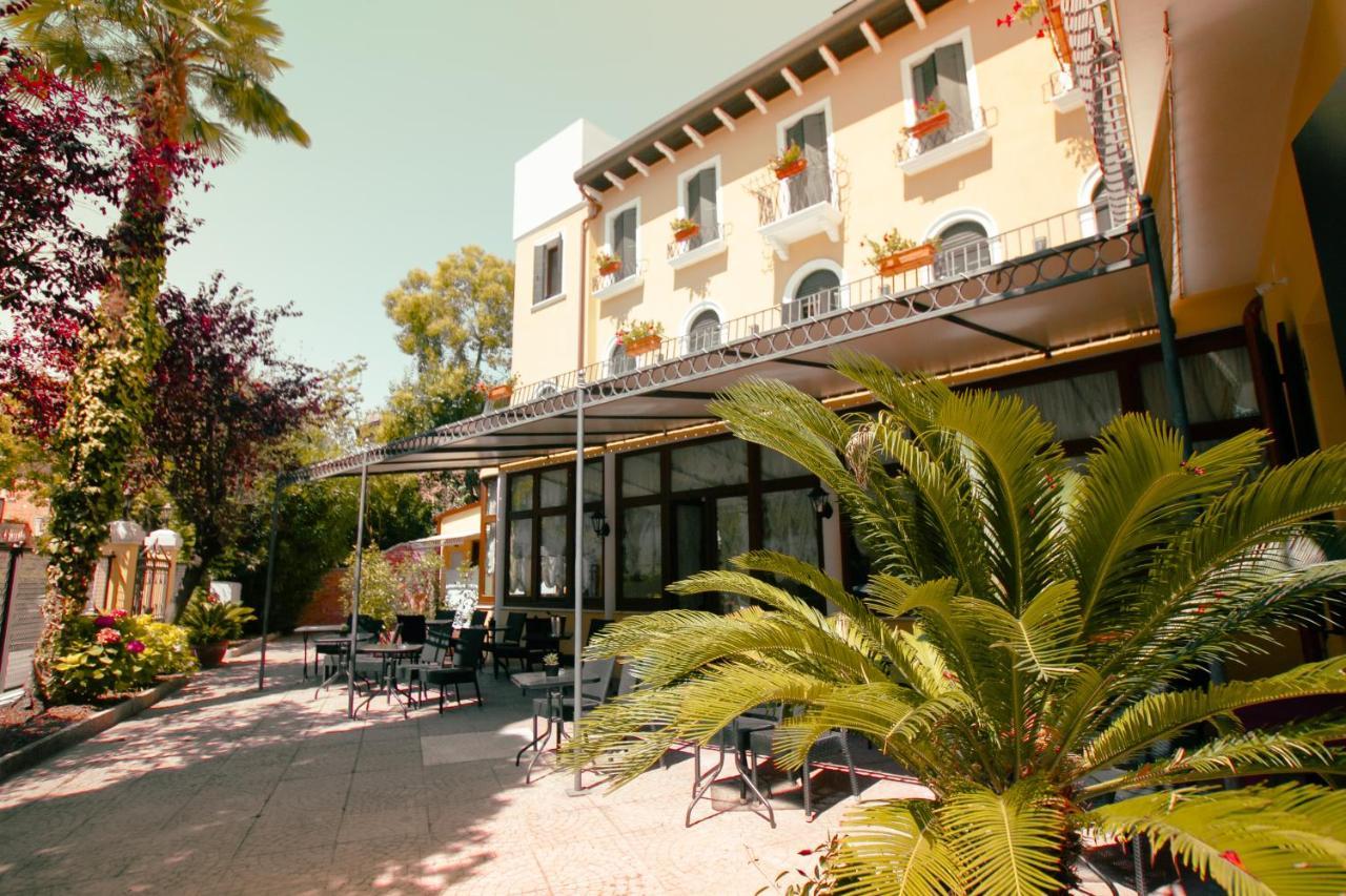 Hotel Villa Edera Lido di Venezia Kültér fotó