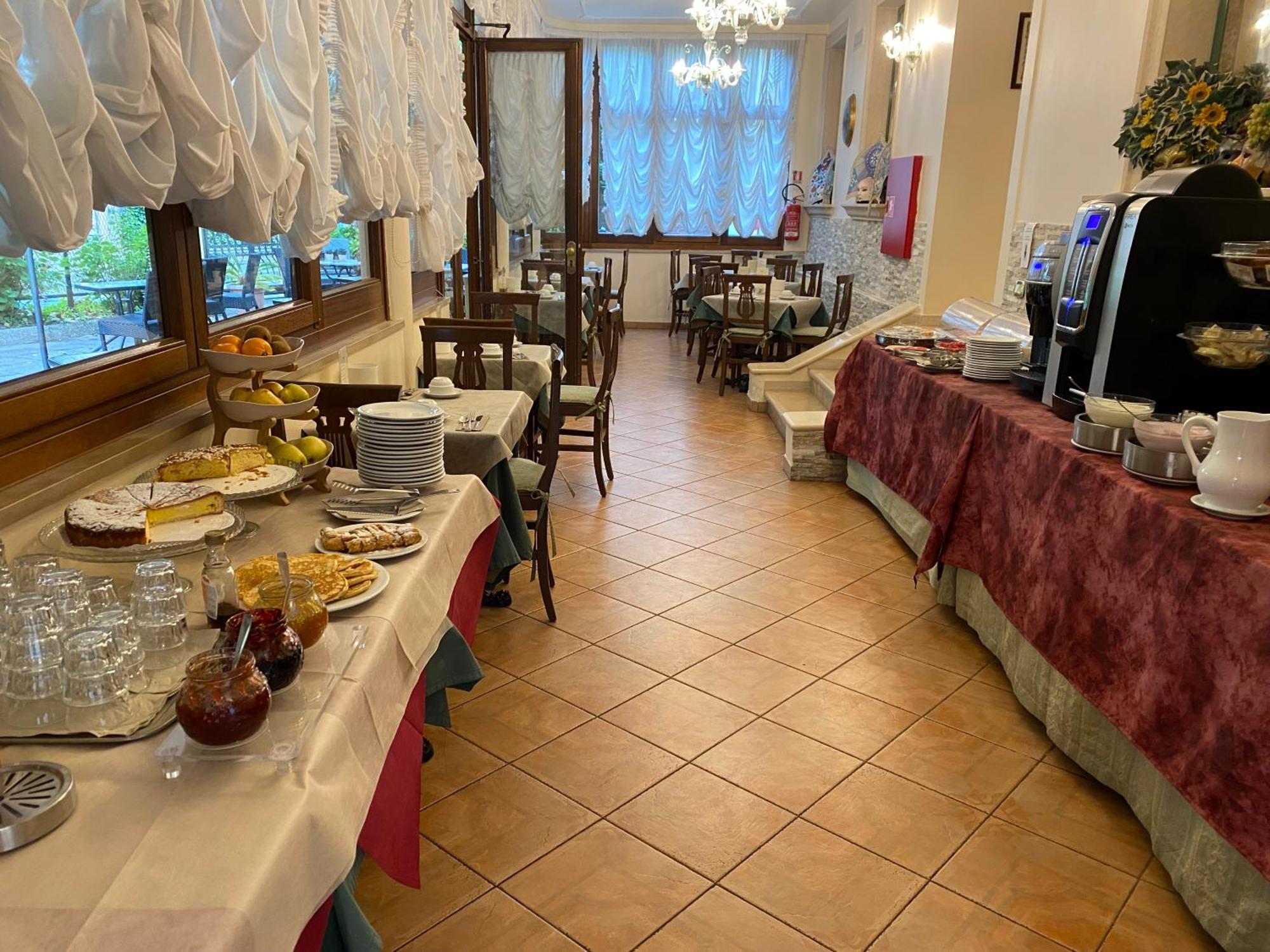 Hotel Villa Edera Lido di Venezia Kültér fotó