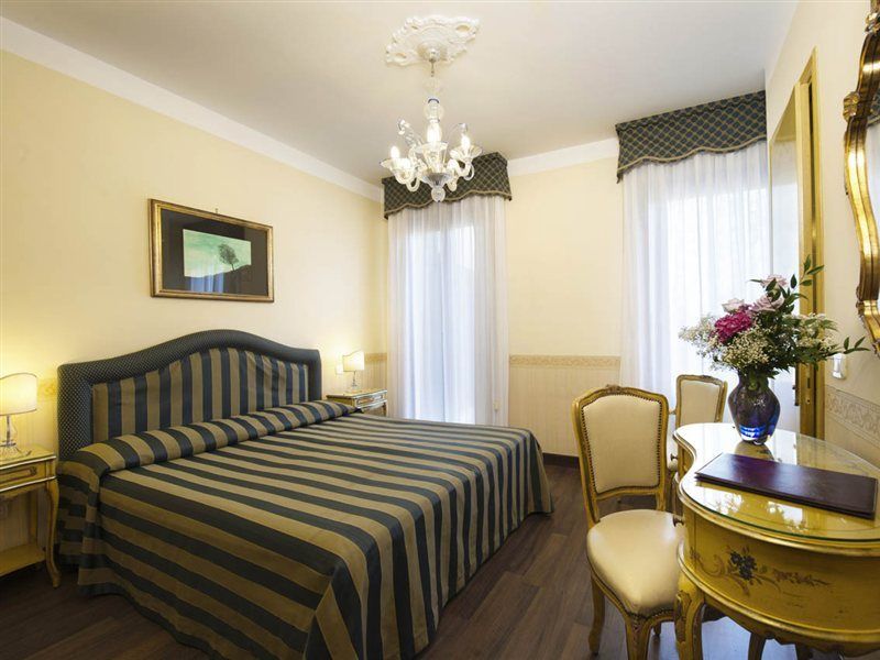 Hotel Villa Edera Lido di Venezia Kültér fotó