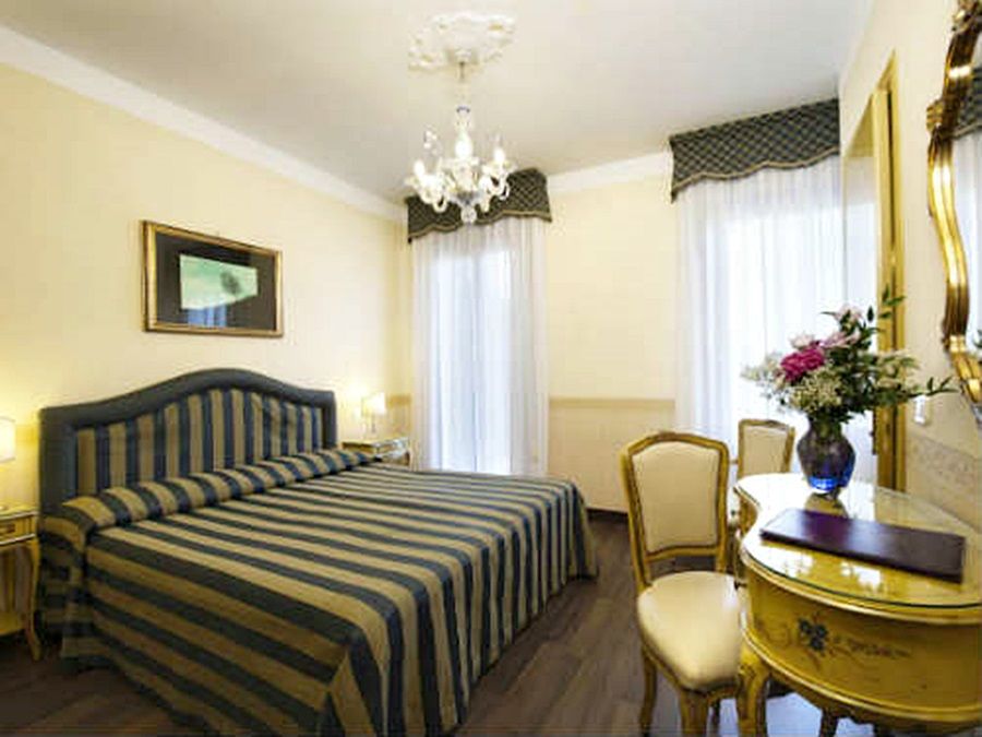 Hotel Villa Edera Lido di Venezia Kültér fotó