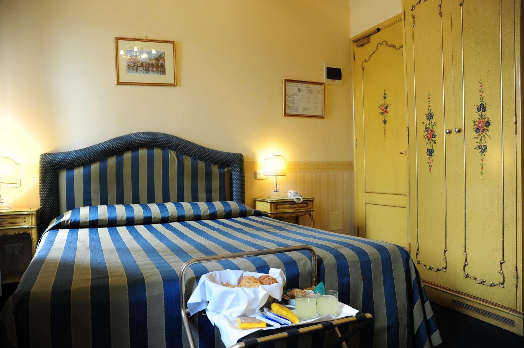 Hotel Villa Edera Lido di Venezia Kültér fotó